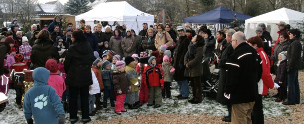 Kindergarten beim Adventsmarkt